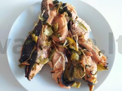 Aromatingas žuvies troškinys su daržovėmis pagrindine nuotrauka