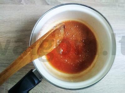 Sūdyta karamelė pyragams Žingsnis 1