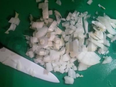Vištiena pomidorų ir grietinės padaže Žingsnis 1