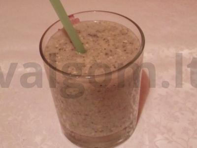 Bananų, musli ir obuolių kokteilis su cinamonu ir medumi pagrindine nuotrauka