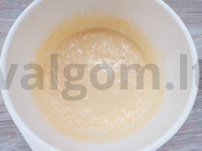 Oro imbieriniai sausainiai su šokoladu, sultenėmis ir cinamonu Žingsnis 1