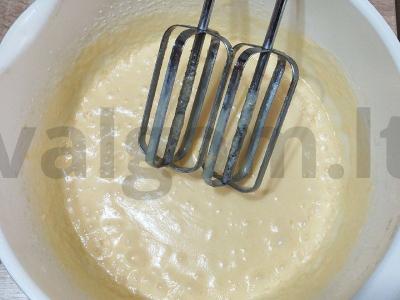 Oro imbieriniai sausainiai su šokoladu, sultenėmis ir cinamonu Žingsnis 2