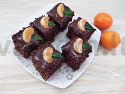 Oro imbieriniai sausainiai su šokoladu, sultenėmis ir cinamonu pagrindine nuotrauka