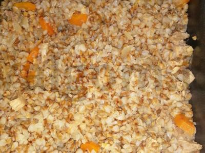 Grikiai su vištiena pagrindine nuotrauka