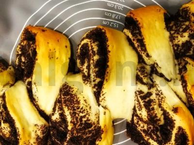 Aguonų suktinukas pagrindine nuotrauka