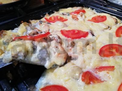 Midijų pica pagrindine nuotrauka