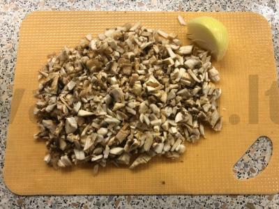 Makaronai su vištienos širdelėmis ir grybais Žingsnis 4