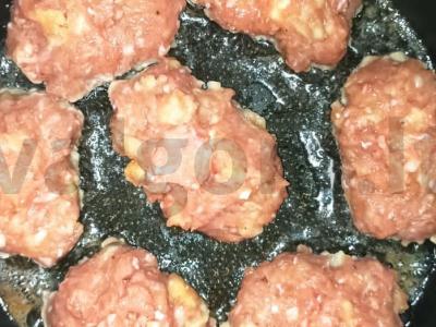 PP kalakutienos maltos mėsos kotletai su sūriu Žingsnis 2