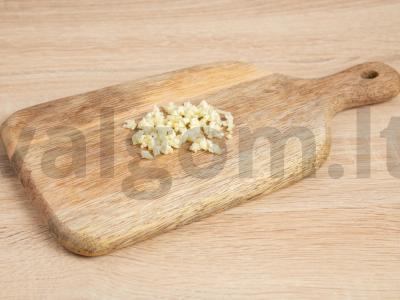 Kiaušiniai, įdaryti varškės sūriu ir česnakais Žingsnis 1