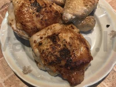 Kepta vištiena pagrindine nuotrauka