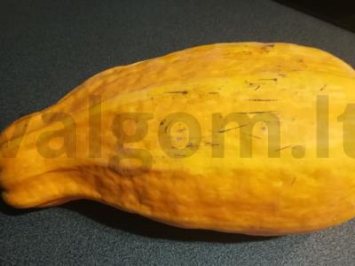Pikantiškos cukinijos su hopli-suneli Žingsnis 1
