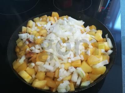 Pikantiškos cukinijos su hopli-suneli Žingsnis 3