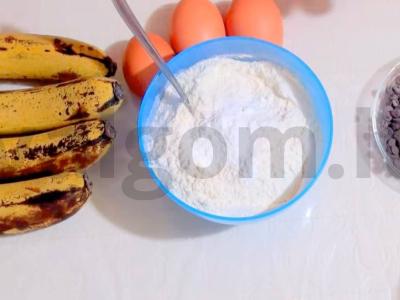 Bananų duona su šokolado lašais ir moliūgų sėklomis Žingsnis 1