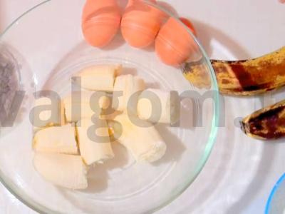 Bananų duona su šokolado lašais ir moliūgų sėklomis Žingsnis 2