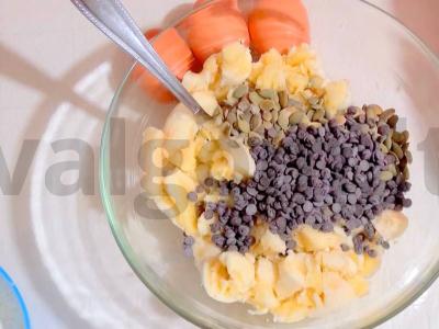 Bananų duona su šokolado lašais ir moliūgų sėklomis Žingsnis 3