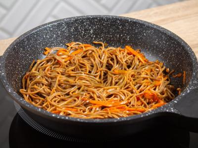 Soba su morkomis ir rūkyta paprika Žingsnis 4