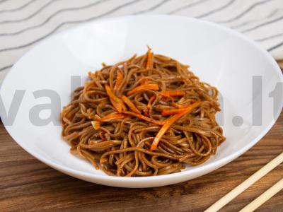 Soba su morkomis ir rūkyta paprika pagrindine nuotrauka