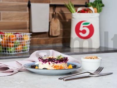 Šeimininkės salotos pagrindine nuotrauka