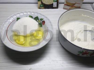 Manniko pyragas desertui. Žingsnis 2