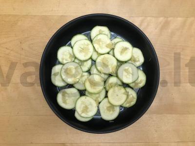 Keptos cukinijos su paprikomis Žingsnis 1