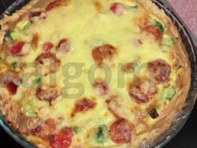 Kišas su vištiena ir daržovėmis pagrindine nuotrauka