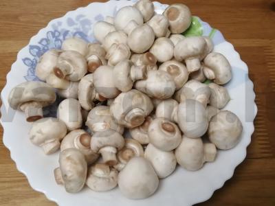 Marinuoti "Zakusochnye" pievagrybiai Žingsnis 1