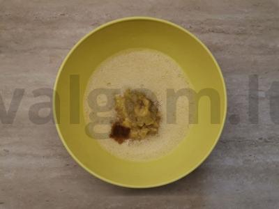 Minkšti Vienos vafliai su bananais Žingsnis 2
