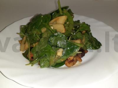 Neįprastos salotos su kriauše, riešutais ir mėlynuoju sūriu pagrindine nuotrauka