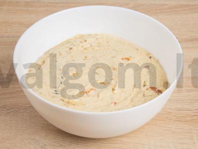Kalėdinis pyragas su abrikosais ir graikiniais riešutais Žingsnis 4