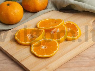 Vištienos šlaunelės su mandarinais ir kariu Žingsnis 1