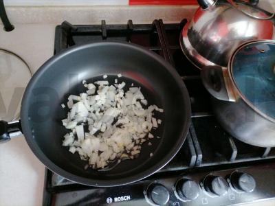 Itališki makaronai su vištiena ir grybais grietinės padaže Žingsnis 1