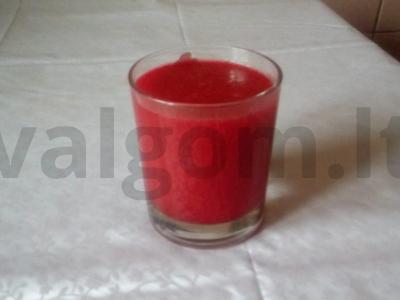 Kokteilis su burokėliais, morkomis, obuoliais ir ciberžole pagrindine nuotrauka