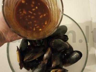 Midijos su makaronais aštriame padaže Žingsnis 1