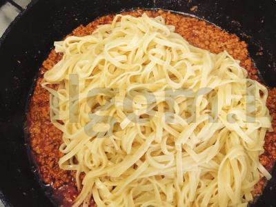 Bolonijos makaronai su kiaušinių makaronais Žingsnis 2