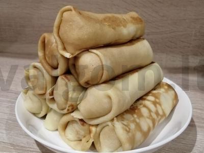 Dešrelės sūrio blyne. pagrindine nuotrauka
