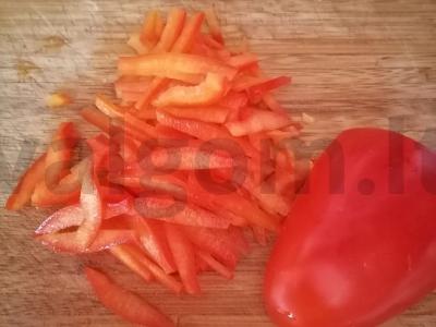 "Funchoza" salotos su kiauliena ir šviežiomis daržovėmis Žingsnis 7
