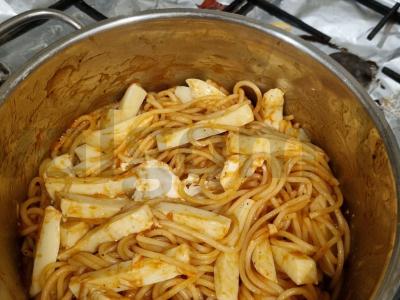 Makaronai su mocarela, pepperoni ir kriaušių čatnio padažu Žingsnis 3