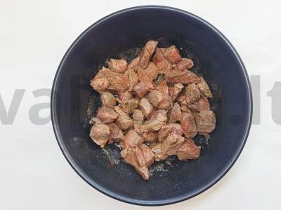 Išskirtinė veršiena su grybais Žingsnis 2