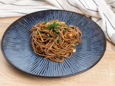 Soba su austrių padažu ir žaliaisiais svogūnais Žingsnis 4