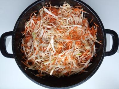 Naminiai rauginti kopūstai su krapų sėklomis žiemai stiklainiuose Žingsnis 1