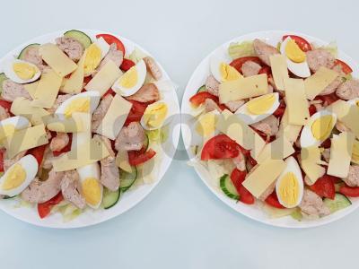 Salotos su vištiena, daržovėmis, kiaušiniais ir skrebučiais Žingsnis 6