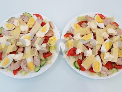 Salotos su vištiena, daržovėmis, kiaušiniais ir skrebučiais Žingsnis 8