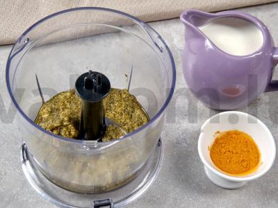 Kalakutiena pesto padaže Žingsnis 1