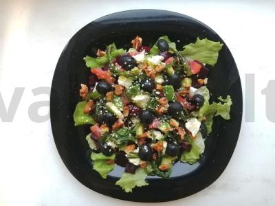 Klasikinis burokėlių salotų receptas pagrindine nuotrauka