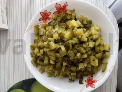 Naujametinės Olivier salotos su virta dešra Žingsnis 2