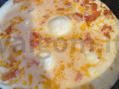 Omletas su pomidorais ir svogūnais Žingsnis 6