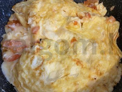 Omletas su pomidorais ir svogūnais Žingsnis 7