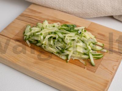 Salotos su saira, ryžiais ir agurkais Žingsnis 4