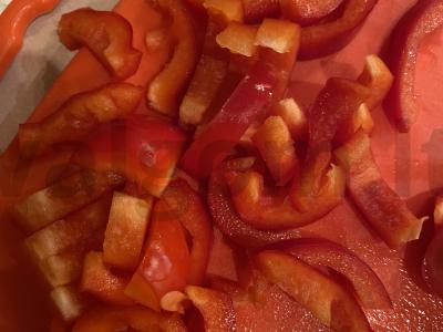 Salotos su tunu, daržovėmis ir skrebučiais Žingsnis 2