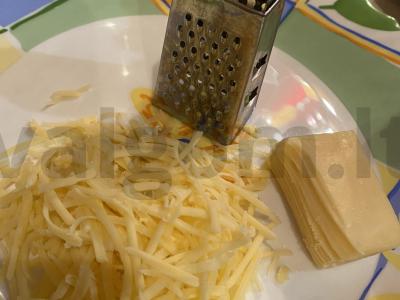 Salotos su tunu, daržovėmis ir skrebučiais Žingsnis 4